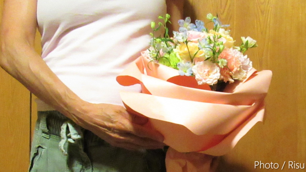 バラの形の花束@日比谷花壇は記憶に残るプレゼントになりました。